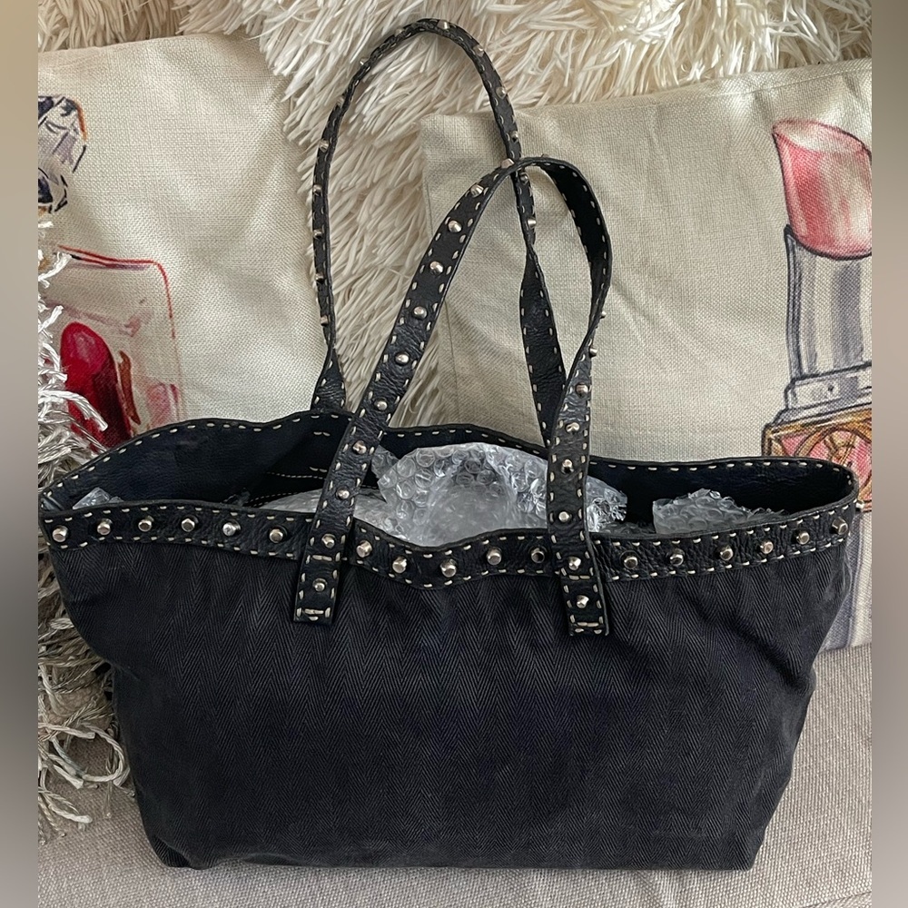 FENDI SELLERIA STUDDED TOTE BAG⭐️💯AuThEnTiC
